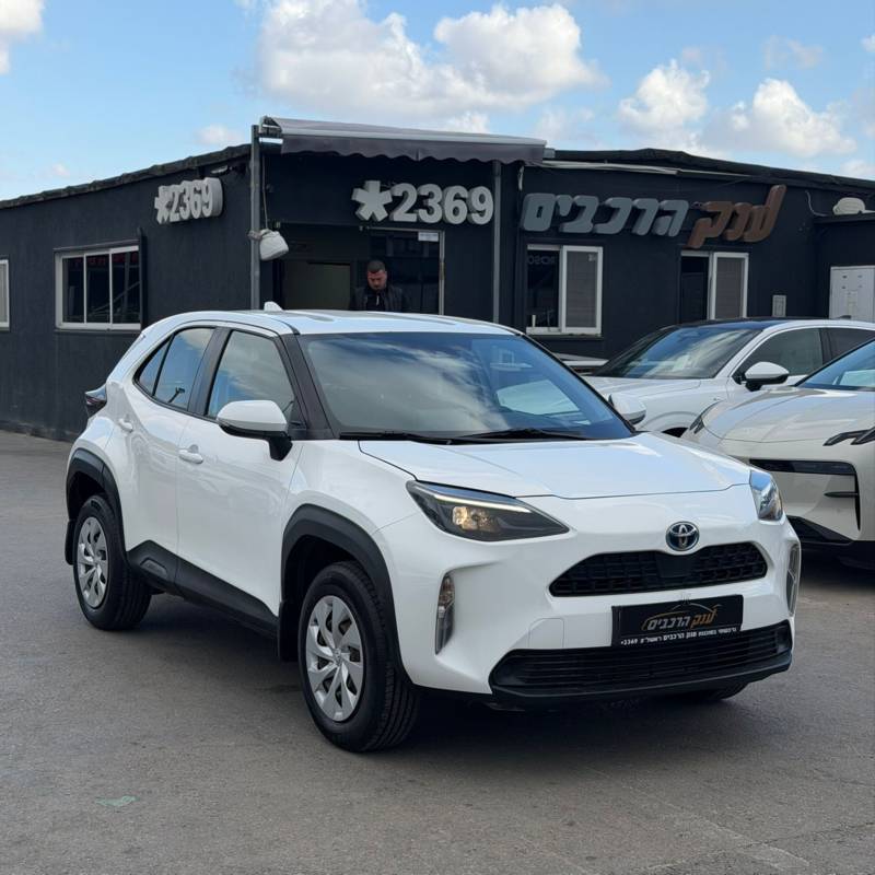 ������YARIS CROSS HSD