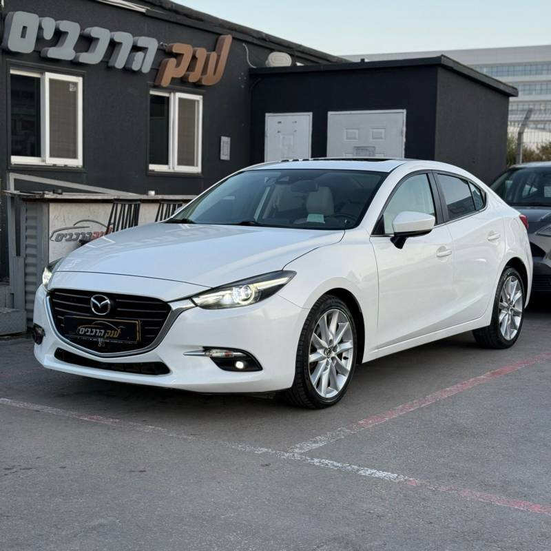 MAZDA 3