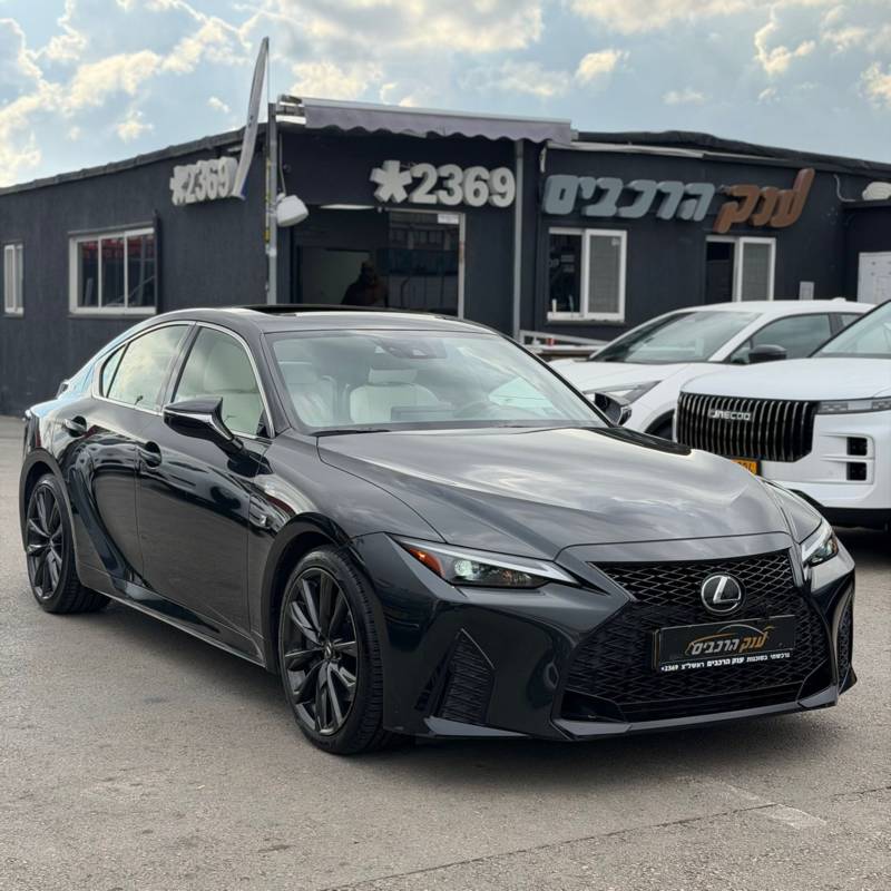 ����� LEXUS IS300 - ����� 1