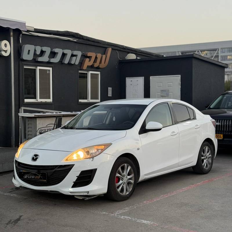  MAZDA 3 -  1