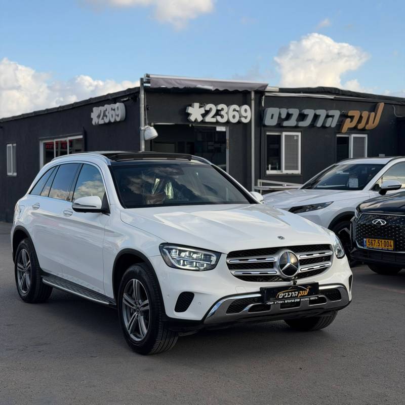 �����GLC300E 4MATIC
