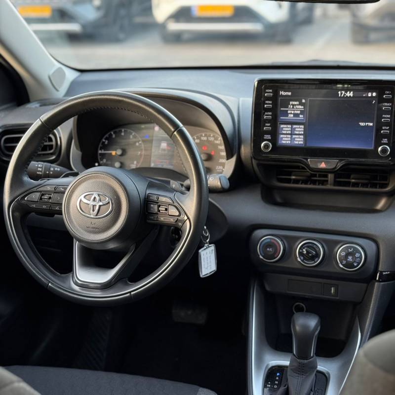  YARIS -  10