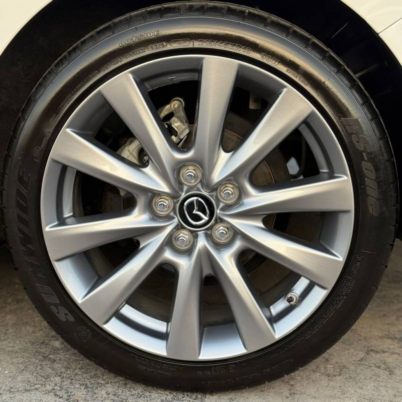  MAZDA 3 -  10