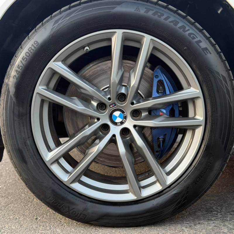 � � �� X3 XDRIVE30E - ����� 10