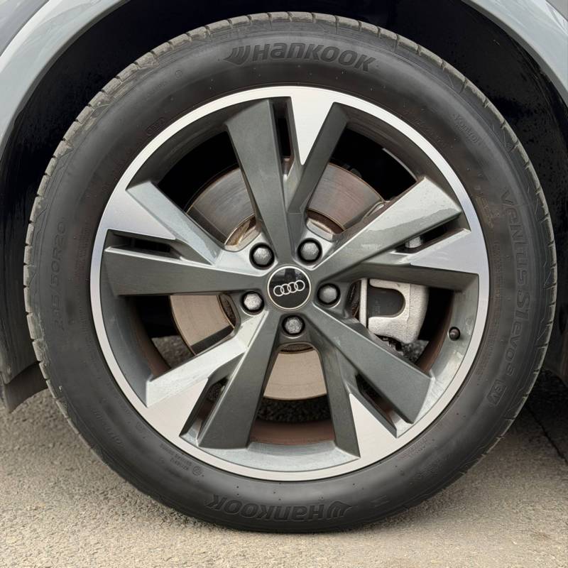 ����� Q4 SPORTBACK - ����� 10