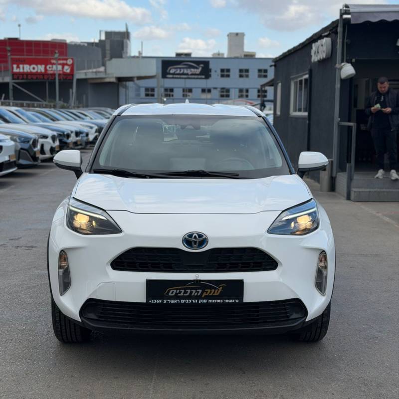 ������ YARIS CROSS HSD - ����� 2