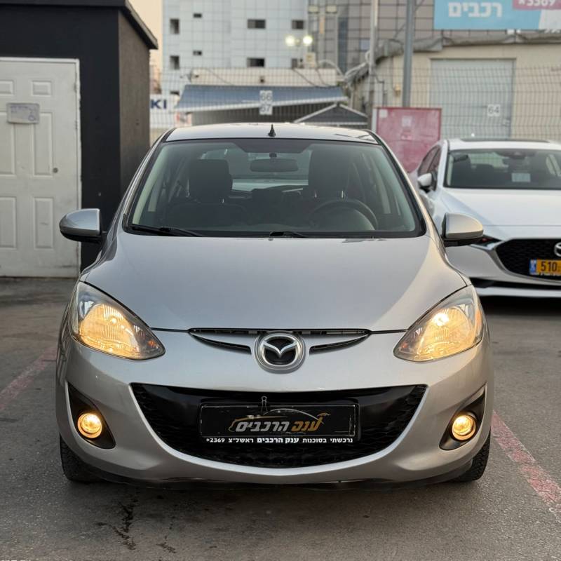  MAZDA 2 -  2