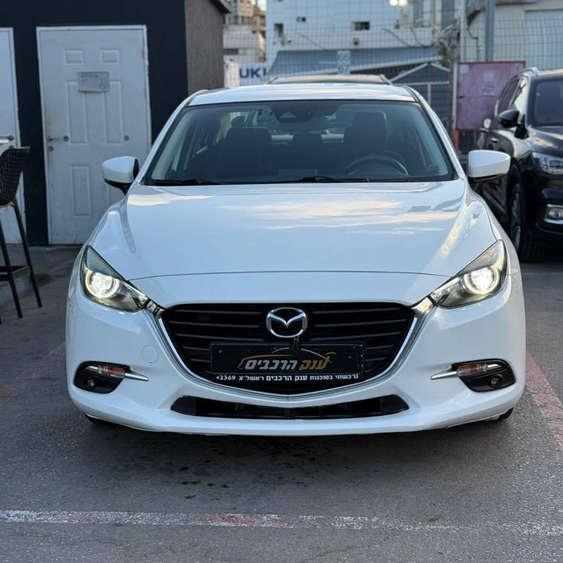 MAZDA 3 -  2
