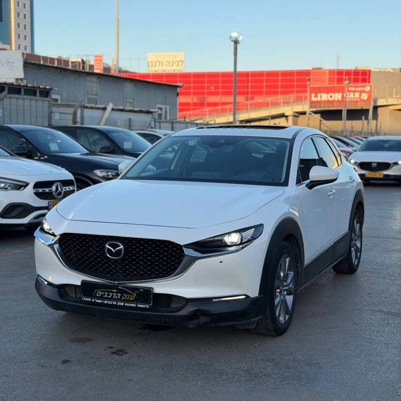 ���� MAZDA CX-30 - ����� 2