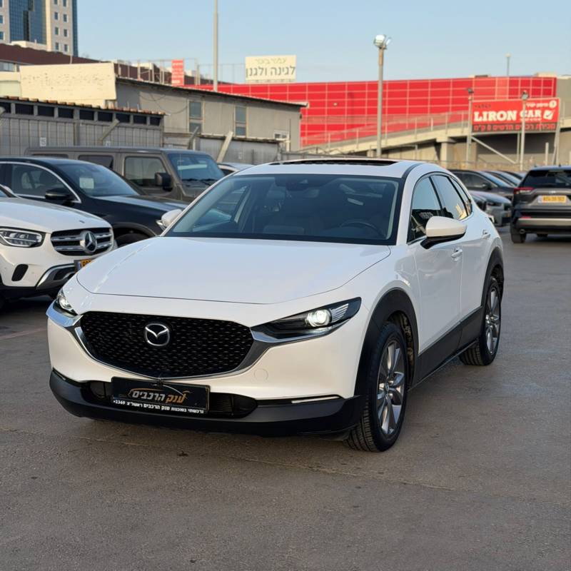 ���� MAZDA CX-30 - ����� 2