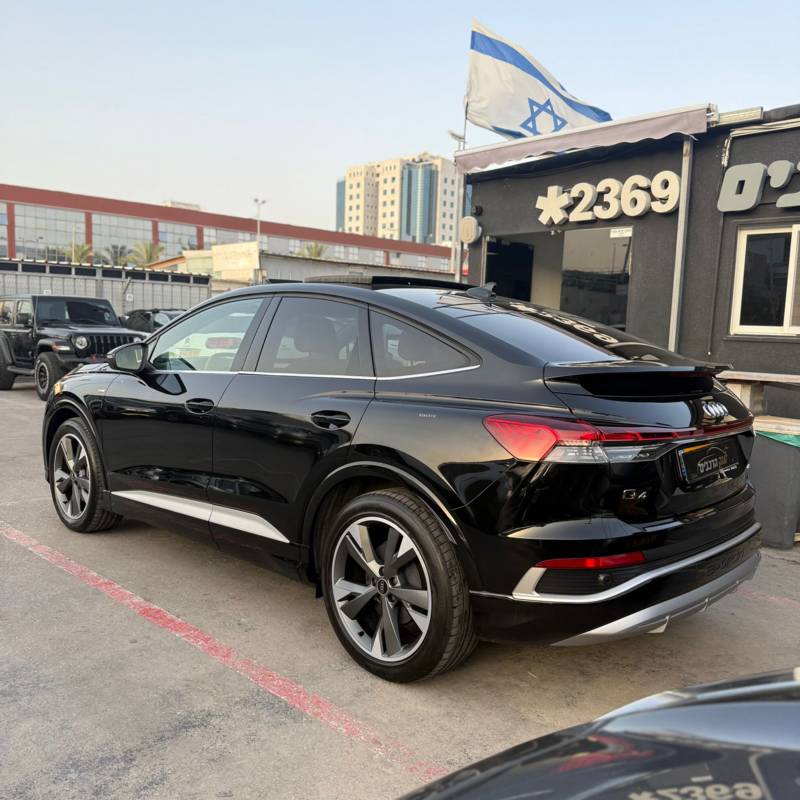  Q4 SPORTBACK -  2