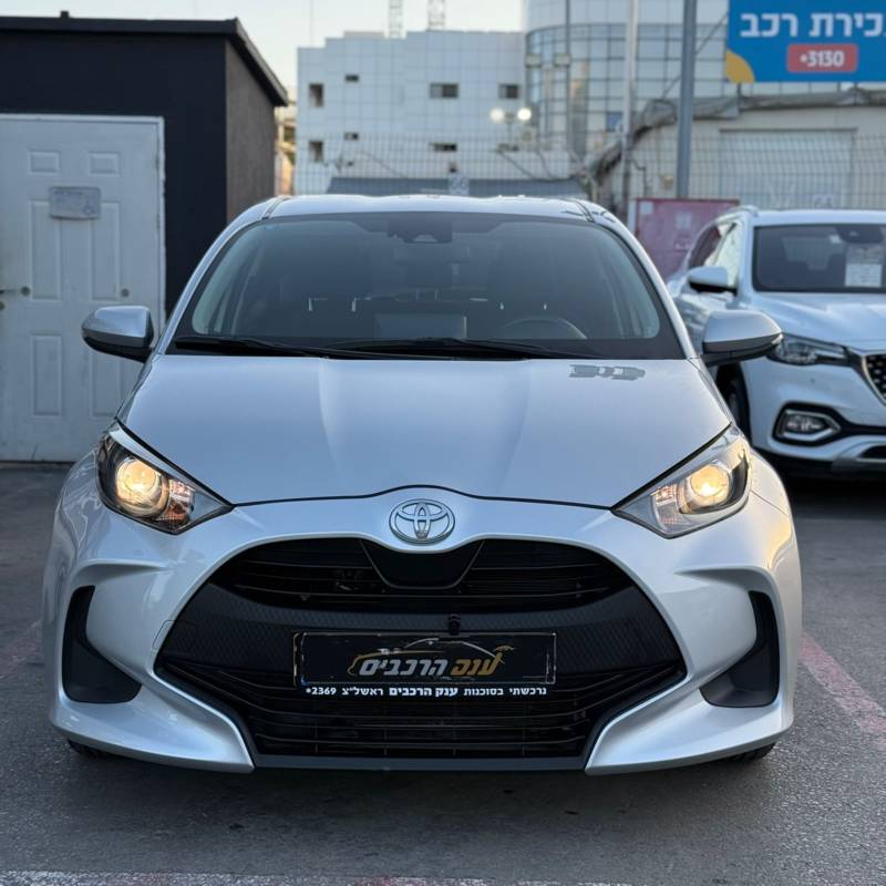  YARIS -  3