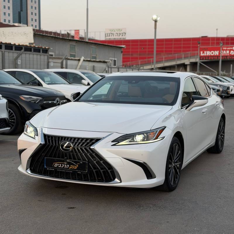 ����� LEXUS ES300H - ����� 3