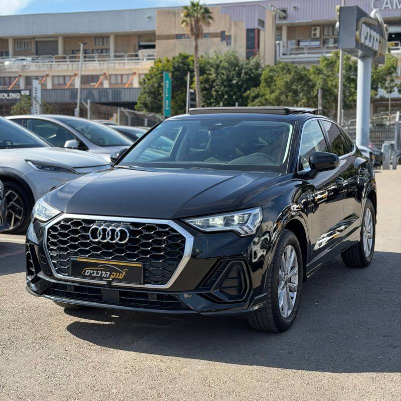 ����� Q3 SPORTBACK - ����� 3