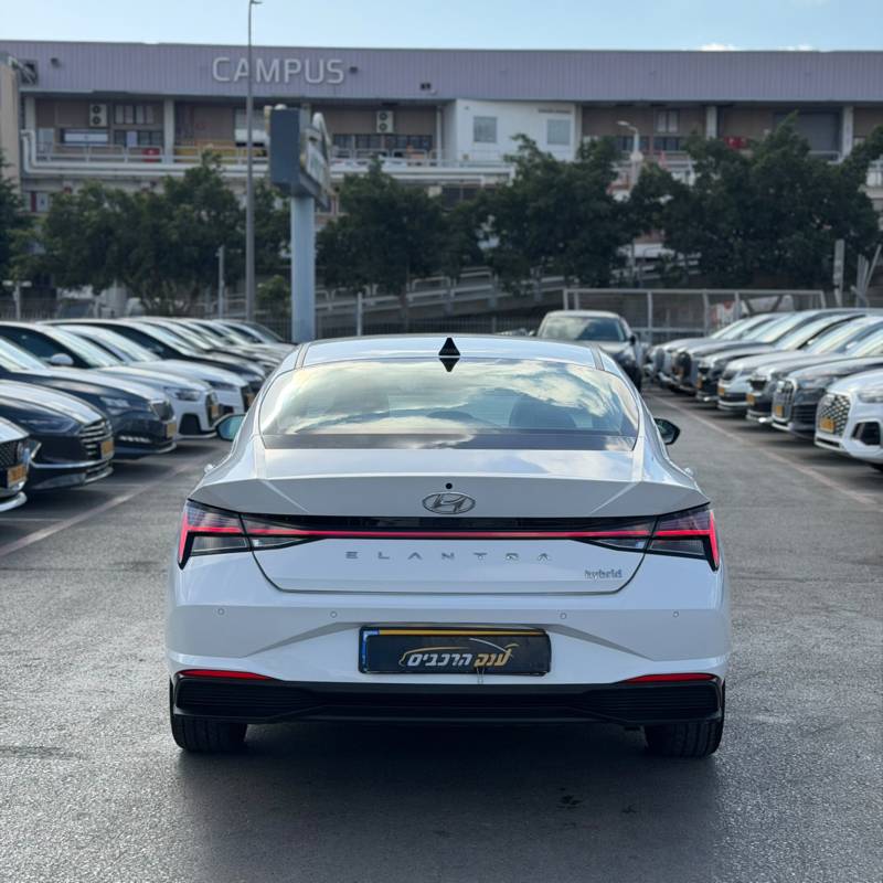 ������ ELANTRA HEV - ����� 3