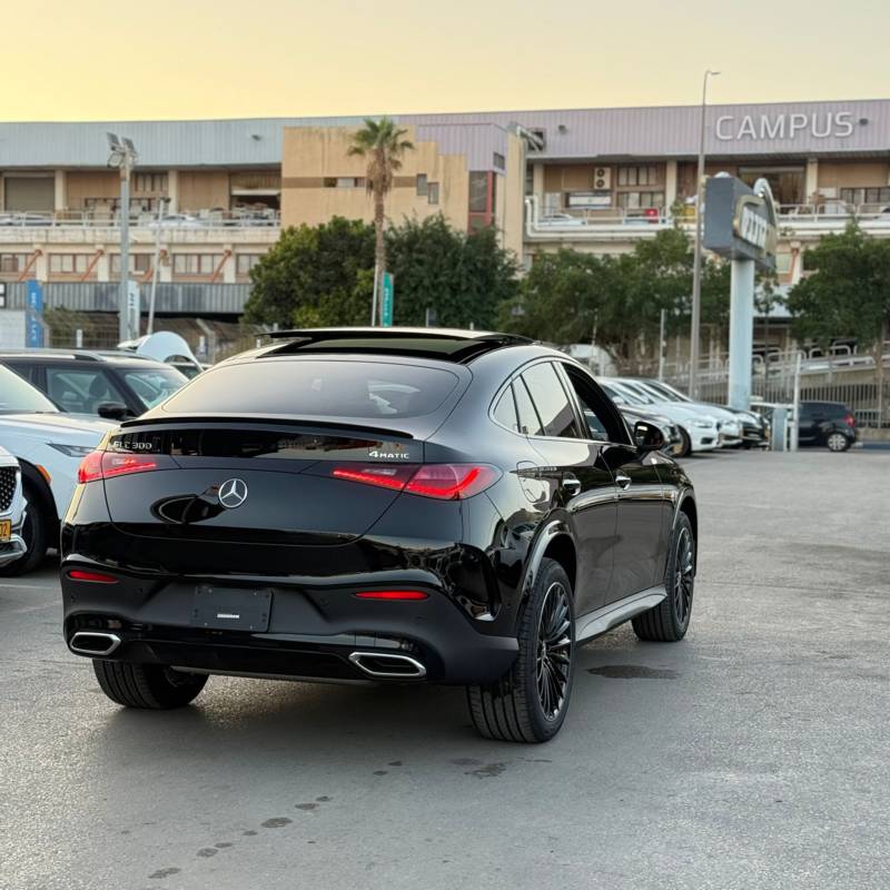  GLC 300 4MATIC -  3