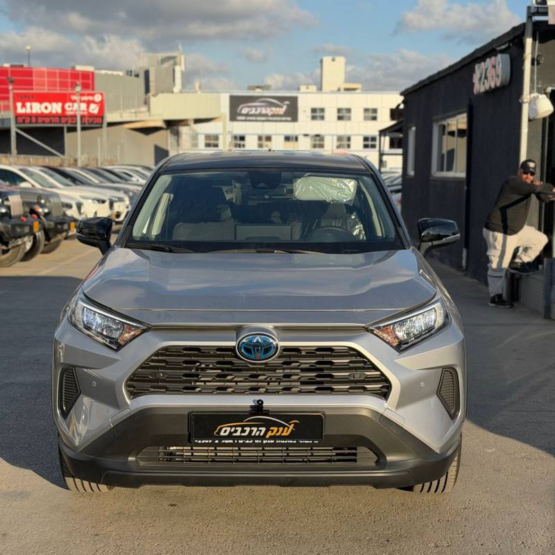 ������ RAV4 HYBRID - ����� 3