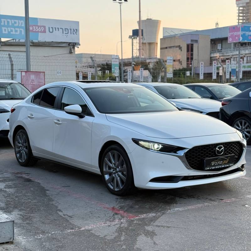  MAZDA 3 -  3