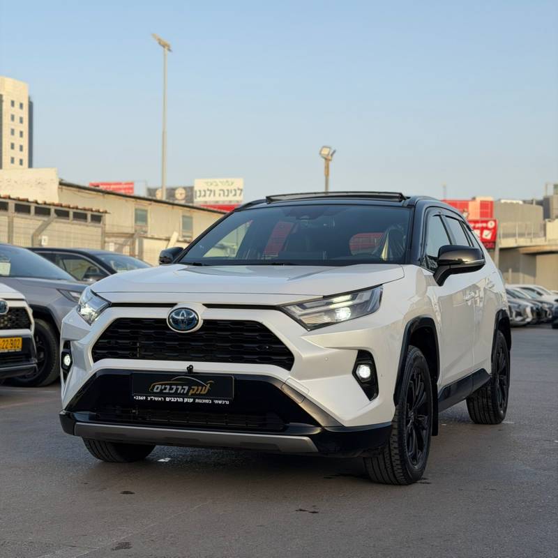 ������ RAV 4 HYBRID - ����� 3