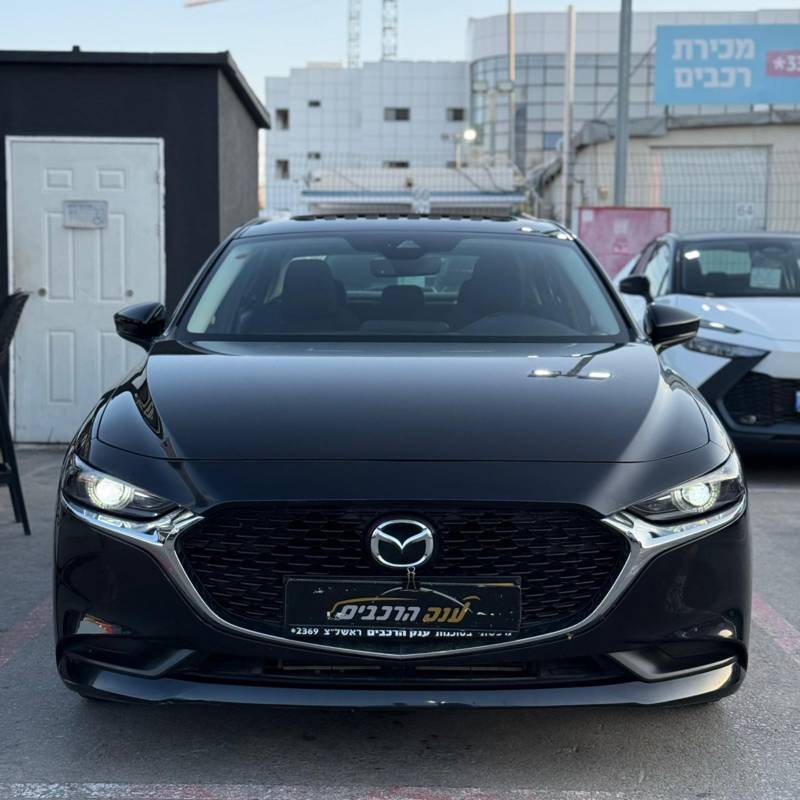  MAZDA 3 -  3