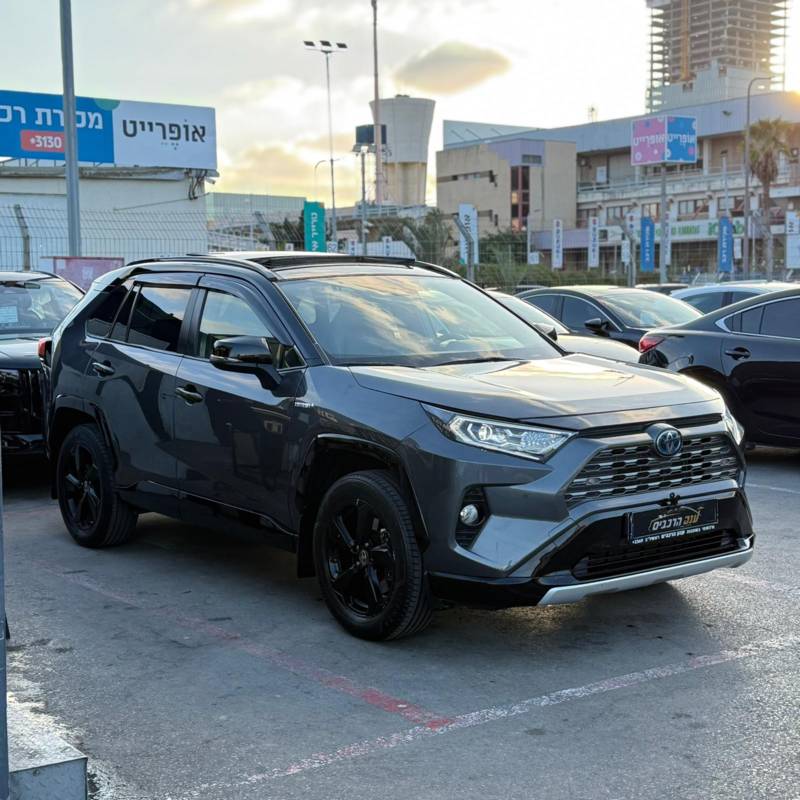  RAV 4 HYBRID -  3