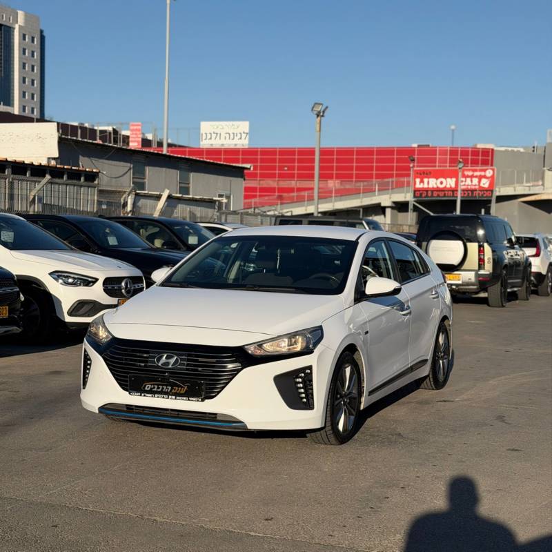 ������ IONIQ HYBRID - ����� 3