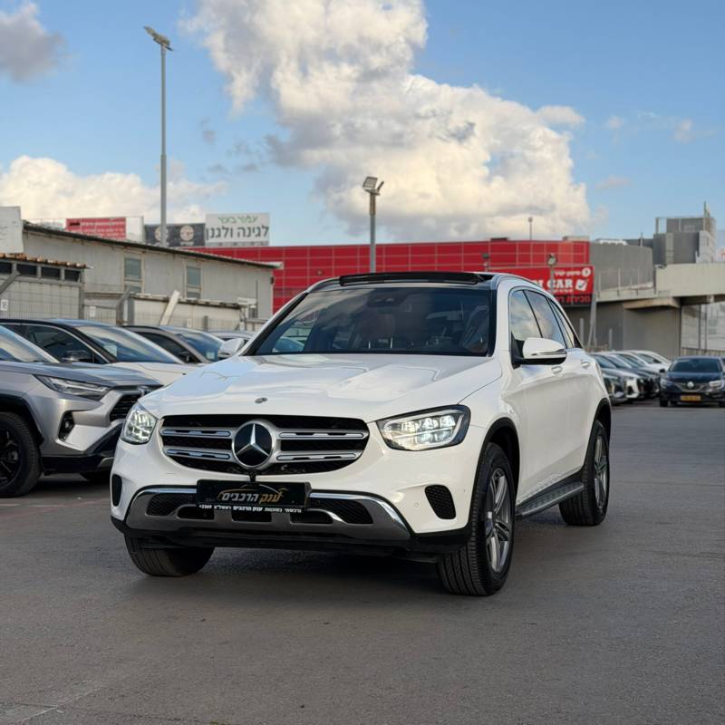 ����� GLC300E 4MATIC - ����� 3