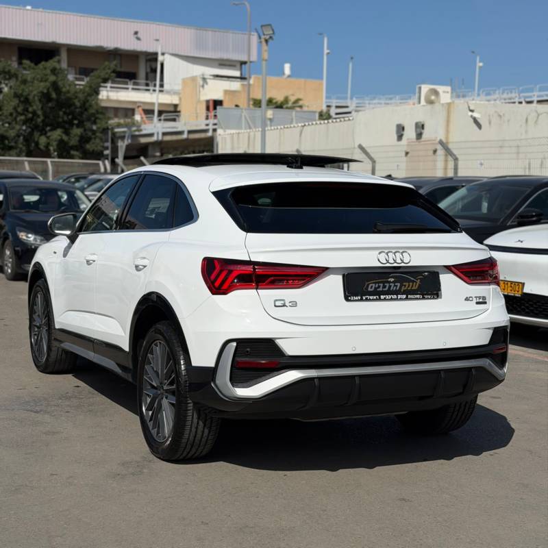 ����� Q3 SPORTBACK - ����� 4