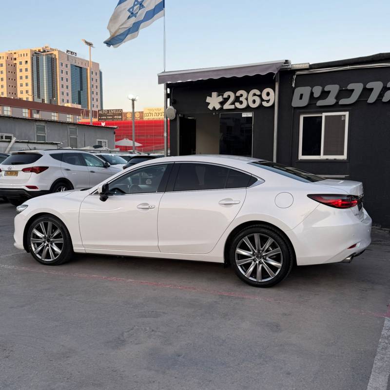  MAZDA 6 -  4