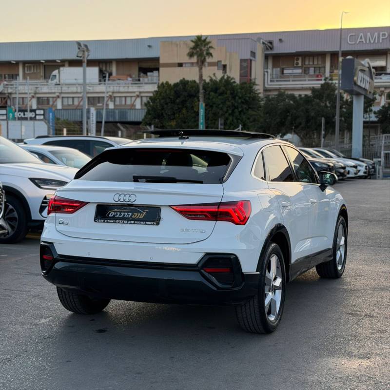 ����� Q3 SPORTBACK - ����� 4