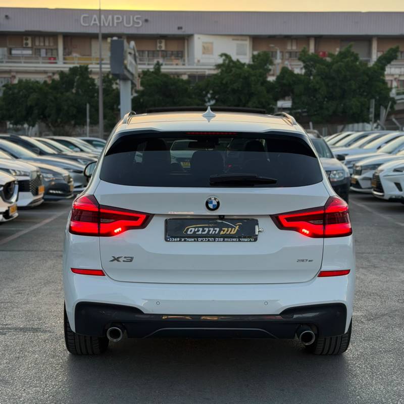 � � �� X3 XDRIVE30E - ����� 4