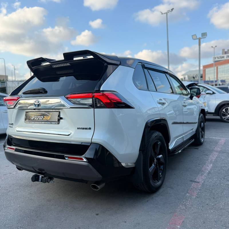  RAV 4 HYBRID -  4