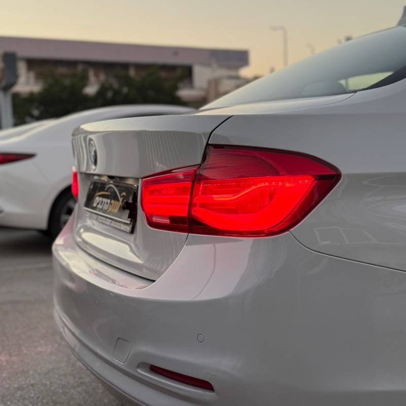    318I -  4