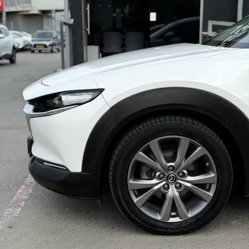  / Mazda CX-30 -  4