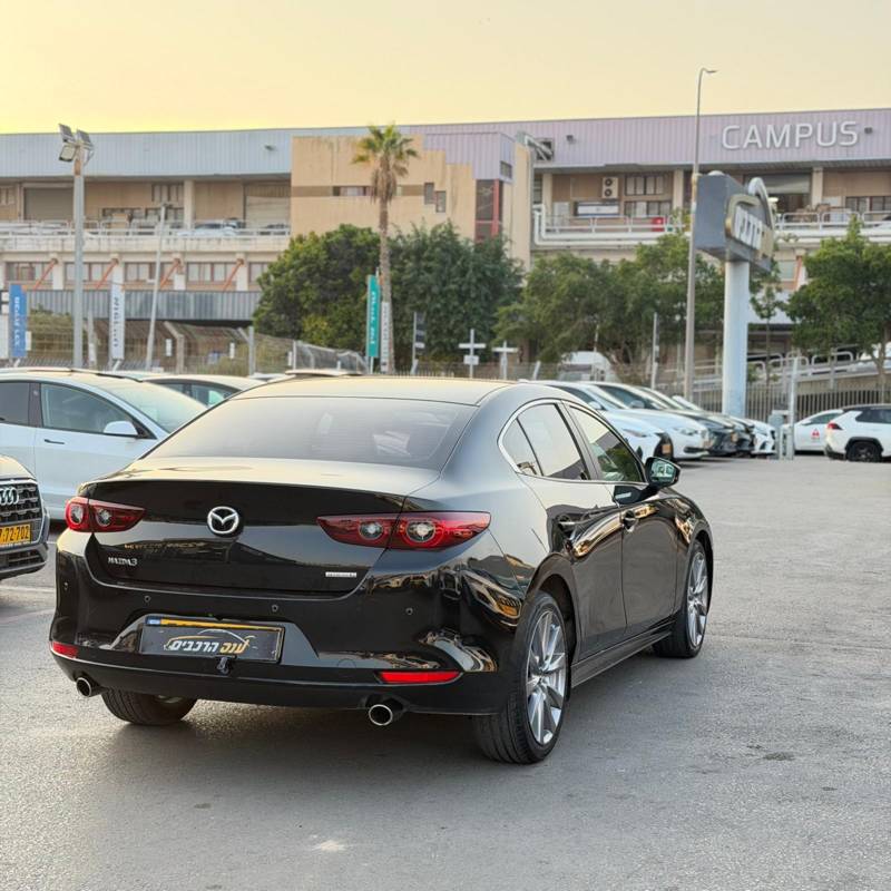 ���� MAZDA 3 - ����� 4