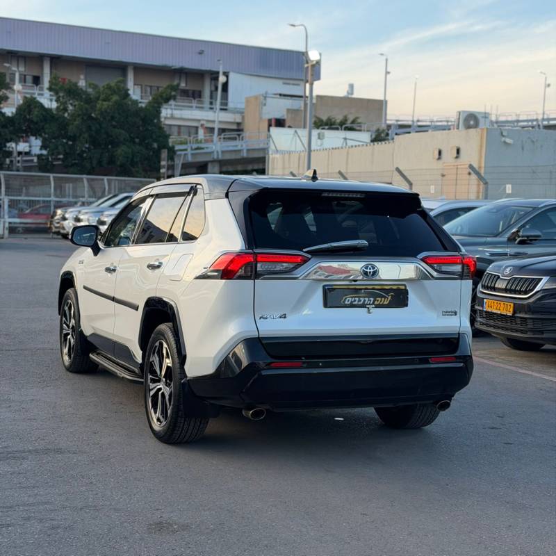 ������ RAV 4 PLUG IN - ����� 4