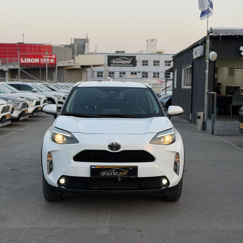 ������ YARIS CROSS HSD - ����� 5