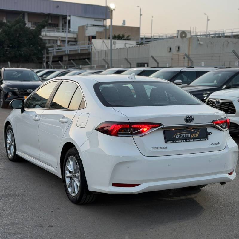 ������ COROLLA HSD SDN - ����� 5