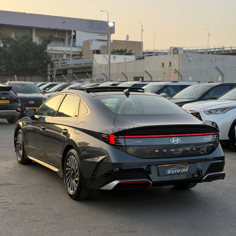 ������ SONATA HYBRID - ����� 5