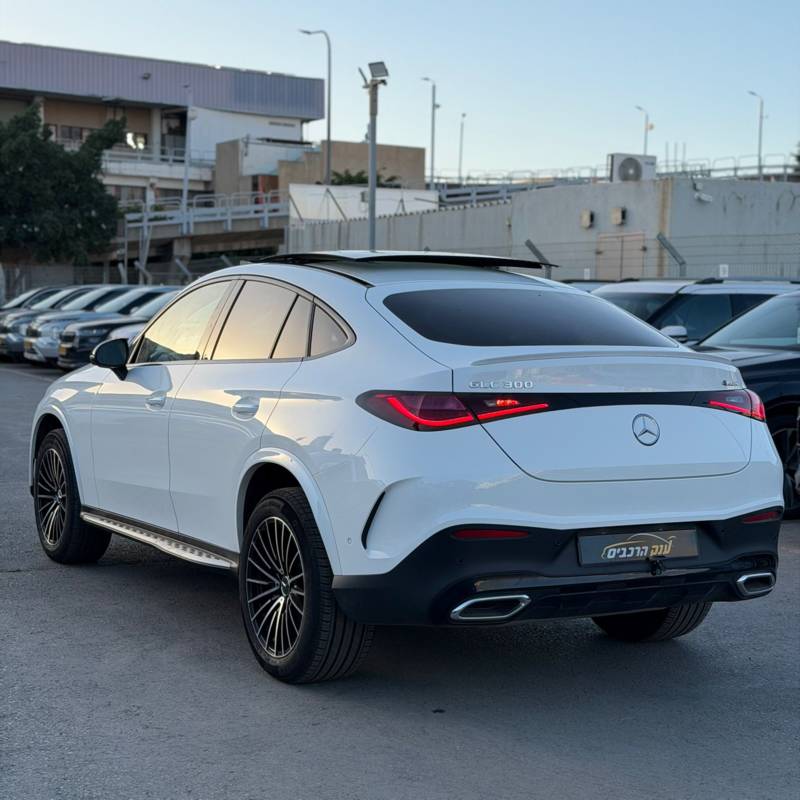 ����� GLC300 4MATIC - ����� 5