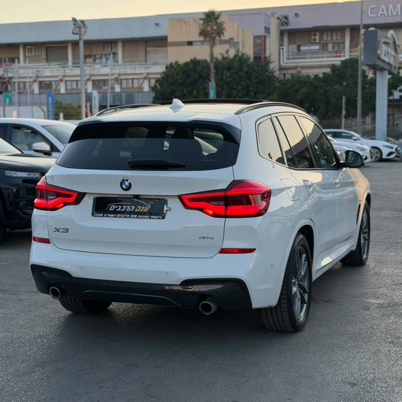 � � �� X3 XDRIVE30E - ����� 5