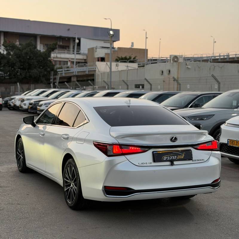 ����� LEXUS ES300H - ����� 5