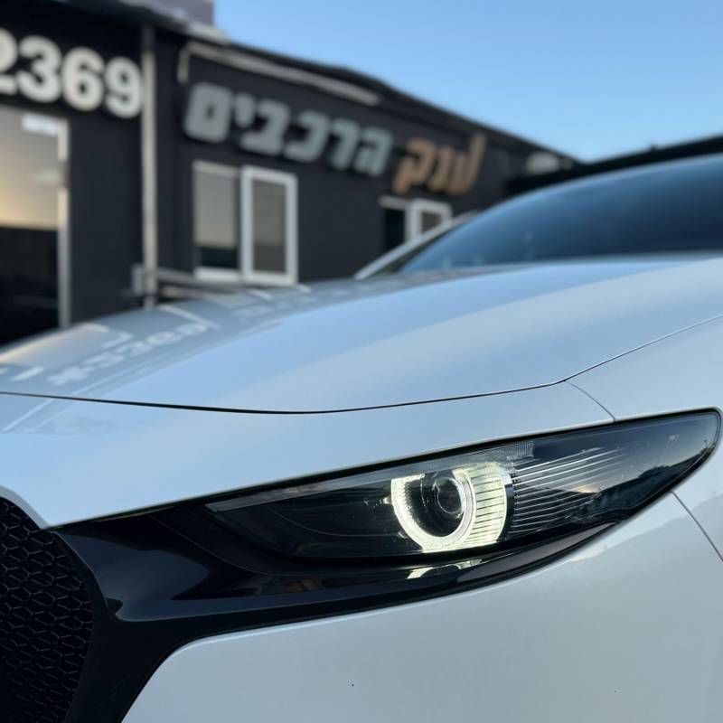  MAZDA3 -  5