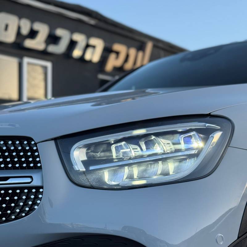  GLC300 E 4MATIC -  6