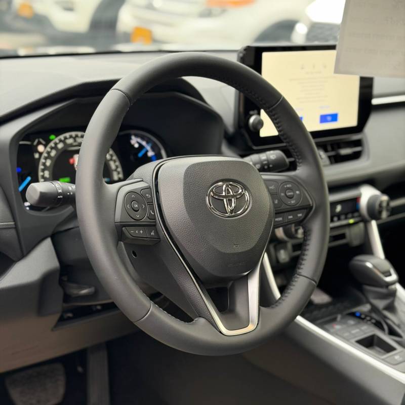 ������ RAV 4 HYBRID - ����� 6