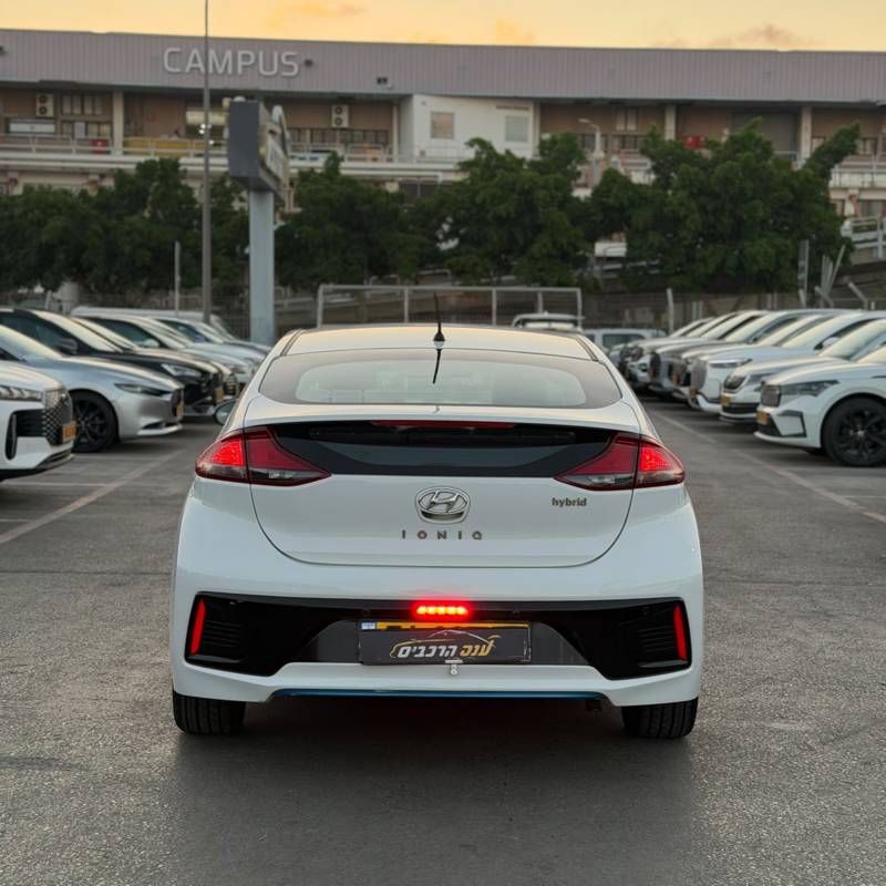 ������ IONIQ HYBRID - ����� 6