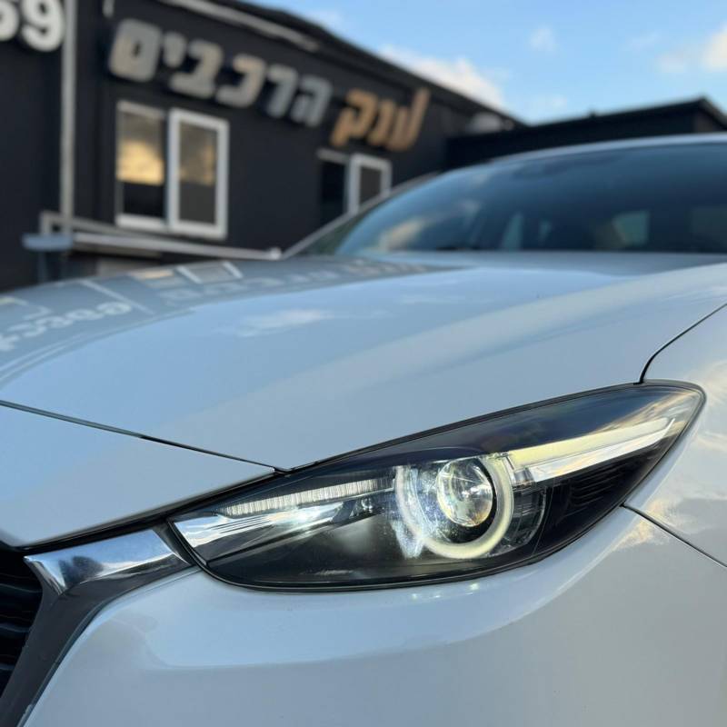  MAZDA 3 -  6