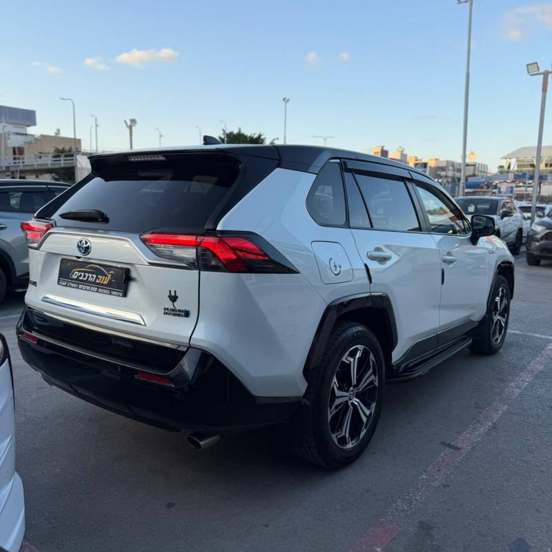 RAV 4 PLUG IN -  6