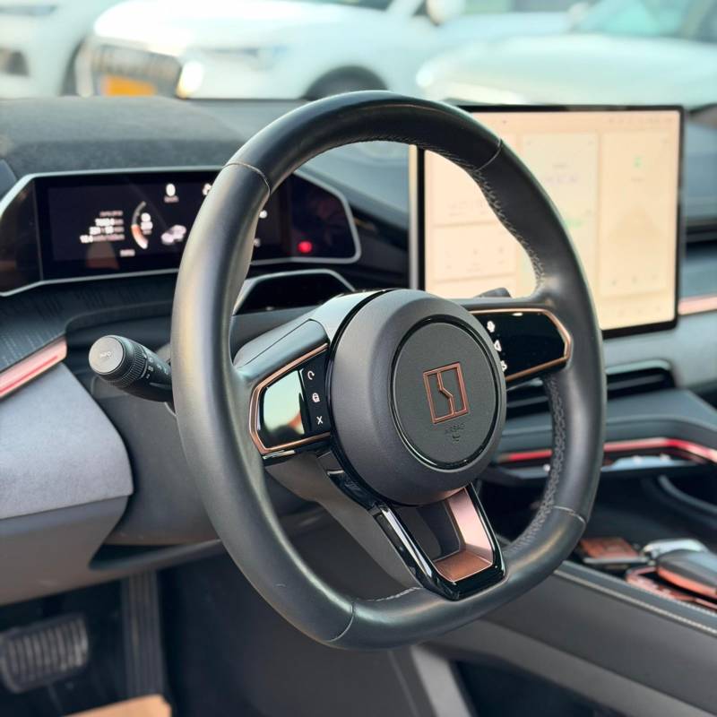 ���� ZEEKR 001 - ����� 6