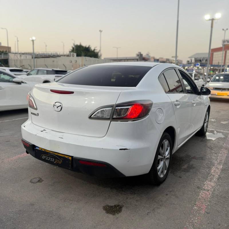  MAZDA 3 -  6